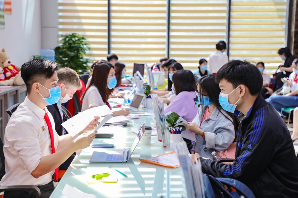 TPHCM: Điểm chuẩn ĐH nhiều ngành cao hơn năm trước đến 2,5 điểm - 1 TPHCM: Điểm chuẩn ĐH nhiều ngành cao hơn năm trước đến 2,5 điểm - 1