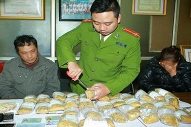 Khi vàng lậu biến hình