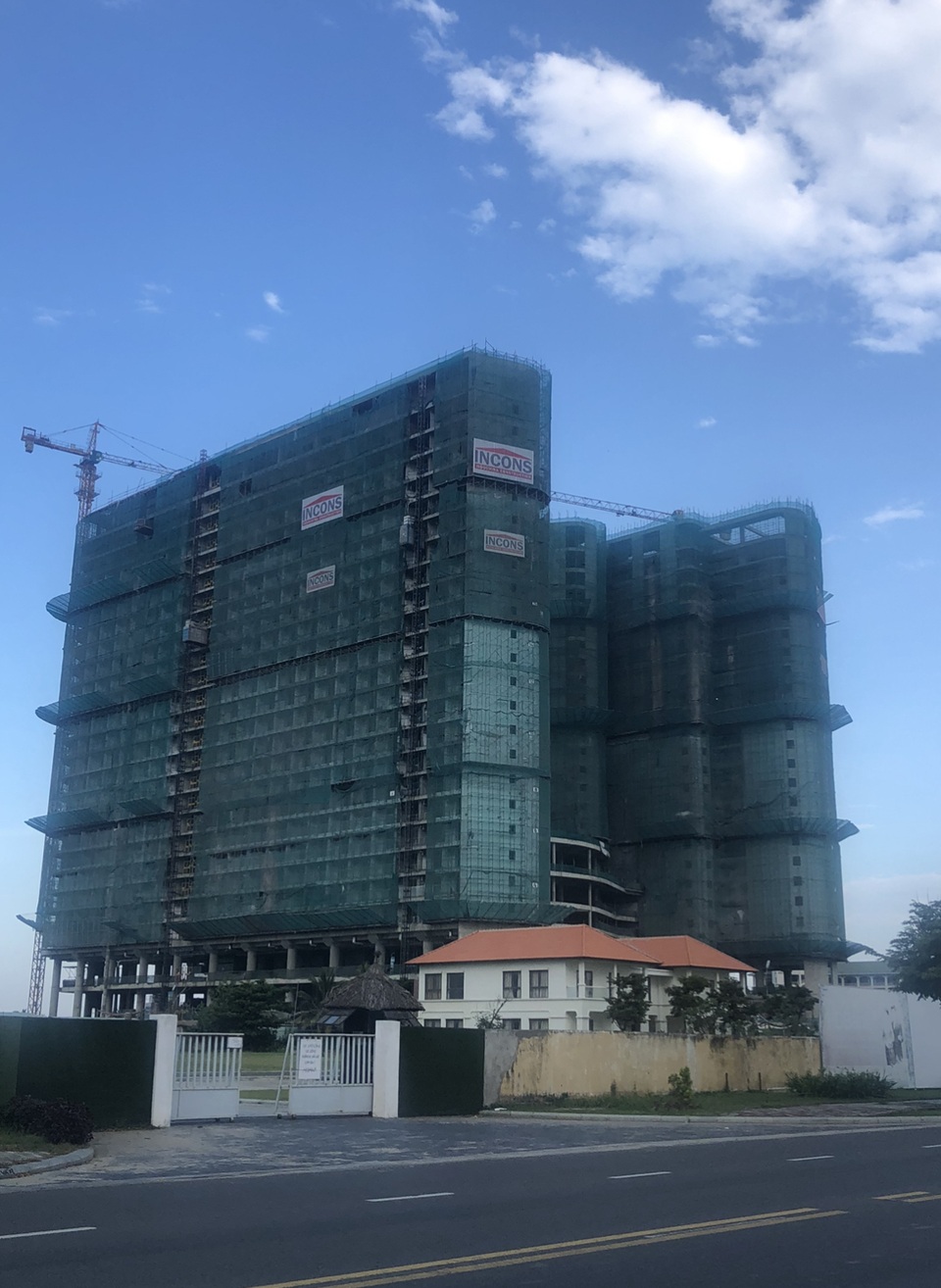 Công an đang điều tra vụ xe chở thi thể từ Đà Nẵng ra Huế - 1 Công an đang điều tra vụ xe chở thi thể từ Đà Nẵng ra Huế - 1