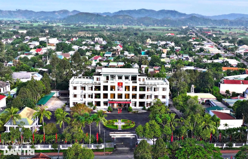 Sau sáp nhập, 3 chủ tịch huyện được bổ nhiệm giữ chức lãnh đạo các sở - 2 Sau sáp nhập, 3 chủ tịch huyện được bổ nhiệm giữ chức lãnh đạo các sở - 2