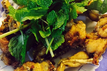 Đông lạnh hít hà với lẩu ếch măng cay