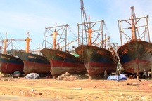 Vụ tàu vỏ thép hư hỏng: Công nhân sửa tàu “đột ngột” về quê, ngư dân lo sốt vó