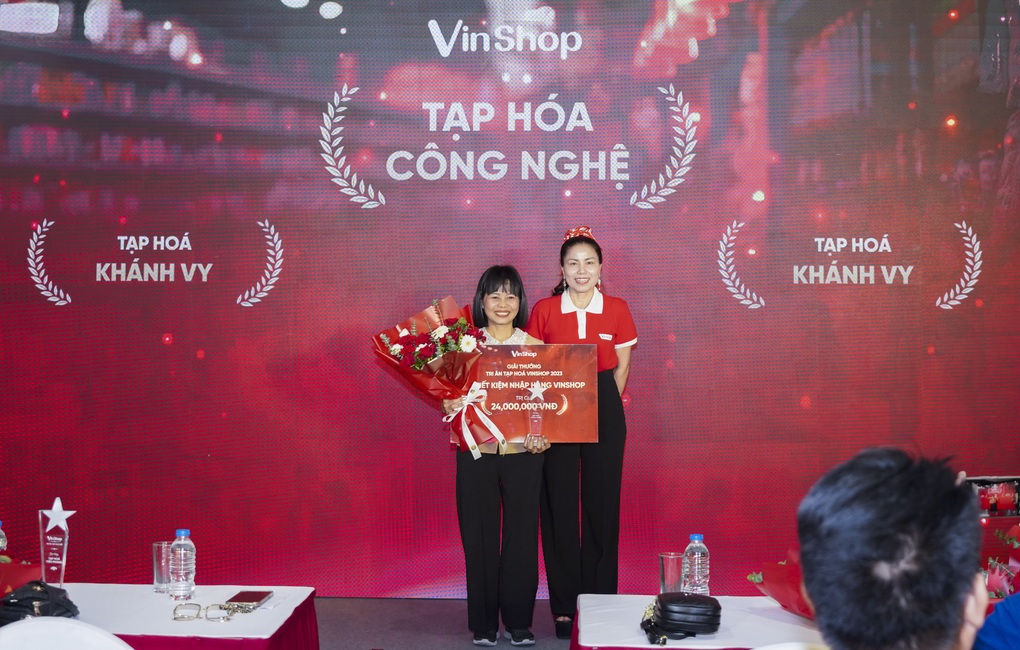 Chạm mốc doanh thu 12 triệu đồng/ngày nhờ khởi nghiệp bằng bán tạp hóa với VinShop - 2 Chạm mốc doanh thu 12 triệu đồng/ngày nhờ khởi nghiệp bằng bán tạp hóa với VinShop - 2
