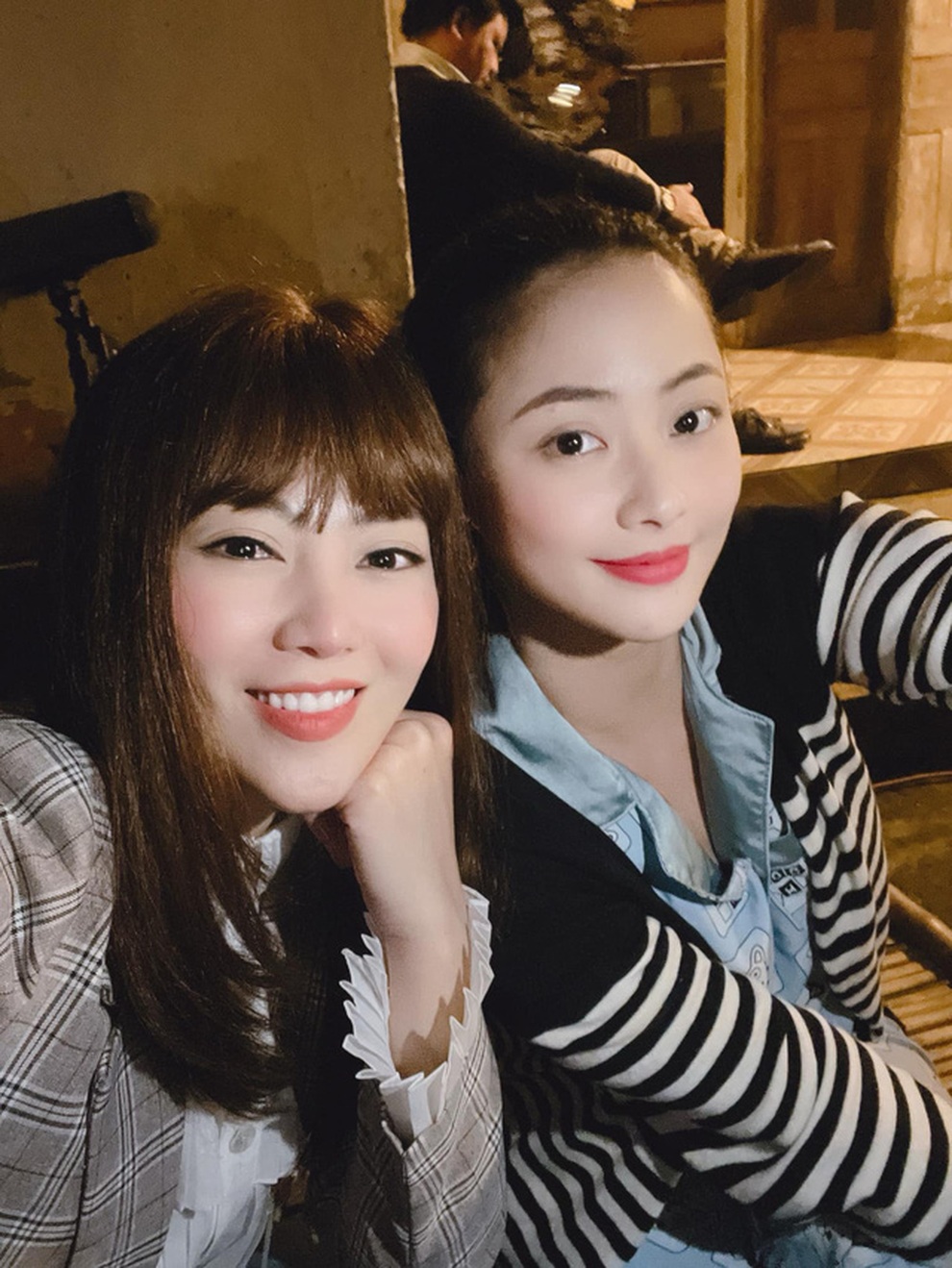 Lệ Mùa hoa tìm lại hé lộ đời tư Đồng, Núi, Hoa, Hoàn: Kẻ ế, người đề huề - 6 Lệ Mùa hoa tìm lại hé lộ đời tư Đồng, Núi, Hoa, Hoàn: Kẻ ế, người đề huề - 6