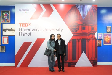 Nữ sinh lớp 11 vượt hơn 500 km tới Hà Nội tham gia sân khấu diễn thuyết quốc tế