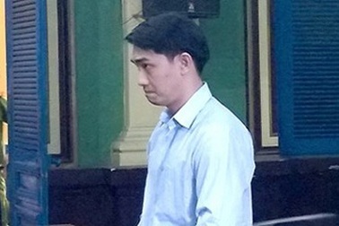 Trai trẻ bị tố cướp nhẫn 7 tỷ của người tình già