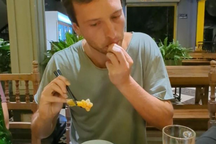 Khách Tây đúc kết điều người Việt Nam làm giỏi, khách quốc tế nên học hỏi