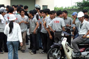 Thất nghiệp trẻ tại Việt Nam cao gấp 3 lần người trưởng thành