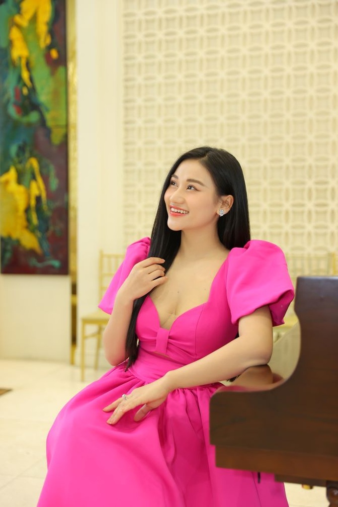 Minh Ngọc là nữ ca sĩ có cả tài lẫn sắc.