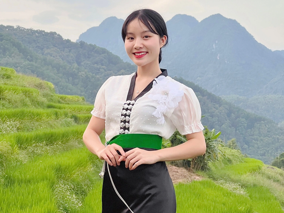 Bị chê "chỉ biết nhảy nhót", hot girl Phú Thọ khoe bảng thành tích ấn tượng