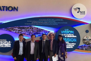 Hợp tác với Singapore về bồi dưỡng cán bộ quản lý giáo dục