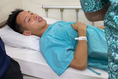 Đỗ Hùng Dũng gãy xương ống đồng, nghỉ thi đấu 1 năm