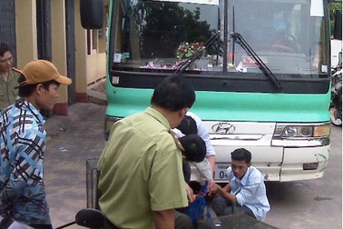 “Hành khách đặc biệt” trên chiếc xe biển Lào