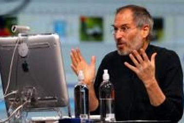 Steve Jobs hồi âm email khách hàng nhanh như thế nào?