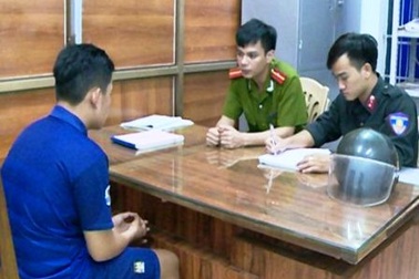 Lạng lách đánh võng, sẵn sàng tấn công Cảnh sát cơ động