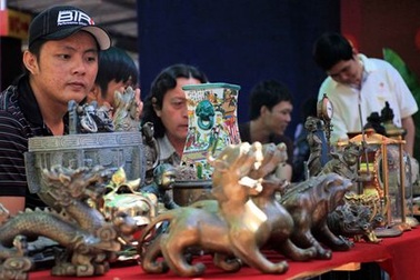 Cần Thơ: Độc đáo chợ “ve chai”, sân chơi cho dân mê đồ cổ