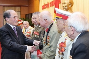 Gặp mặt những chiến sỹ quyết tử để bảo vệ Thủ đô