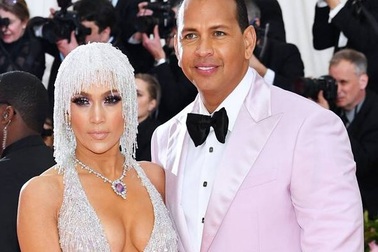 Jennifer Lopez chia tay "bồ" kém 6 tuổi sau 4 năm hẹn hò