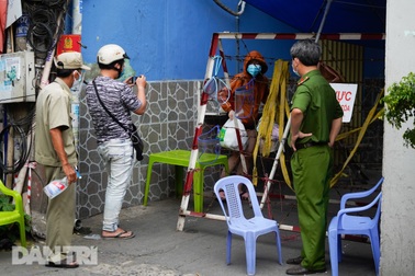 Tổ chức ăn nhậu tại nhà, 6 người trong gia đình mắc Covid-19