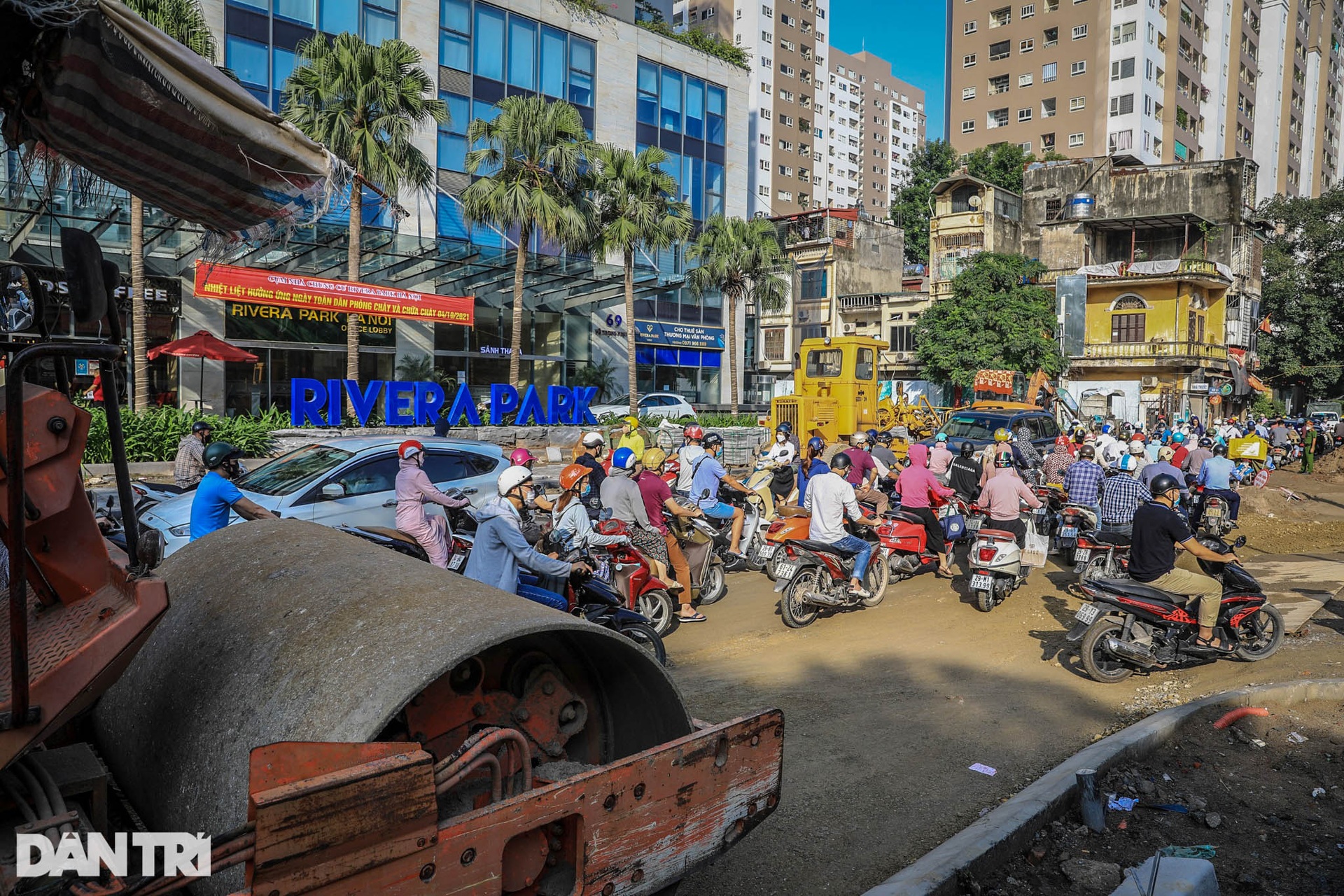 Hiện trạng con đường đau khổ Vũ Trọng Phụng trước ngày thông xe 1 tháng - 5 Hiện trạng con đường đau khổ Vũ Trọng Phụng trước ngày thông xe 1 tháng - 5