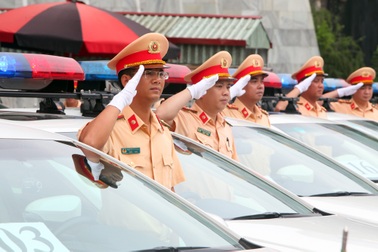 Dàn xe chuyên dụng từ Hà Nội hành quân vào Đà Nẵng dẫn đoàn APEC