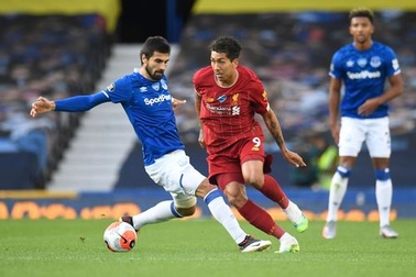 Everton 0-0 Liverpool: Một điểm may mắn của The Kop