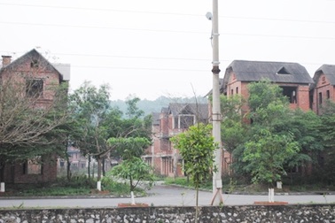 Tràn lan dự án chôn tiền 