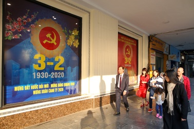 Hà Nội rực rỡ cờ, hoa mừng 90 năm Ngày thành lập Đảng