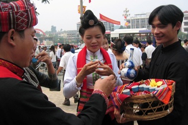 Những phong tục cưới hỏi kì lạ chỉ có ở Việt Nam