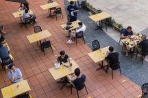 Singapore lên kế hoạch "sống chung với Covid-19"