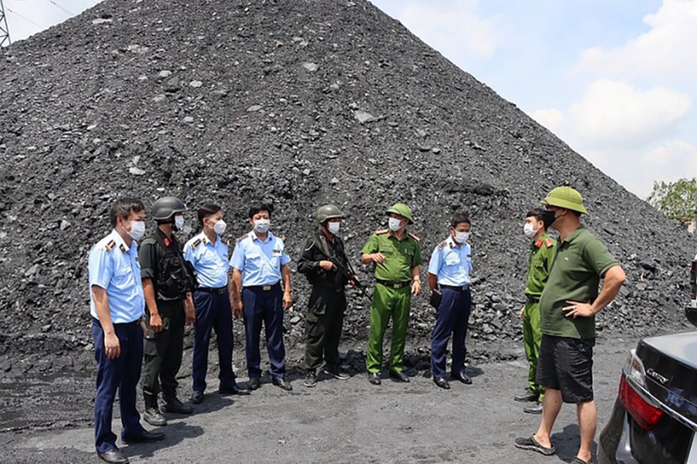Hai anh em đại gia chơi lan khét tiếng trên mạng khai thác than lậu ra sao? - 2 Hai anh em đại gia chơi lan khét tiếng trên mạng khai thác than lậu ra sao? - 2