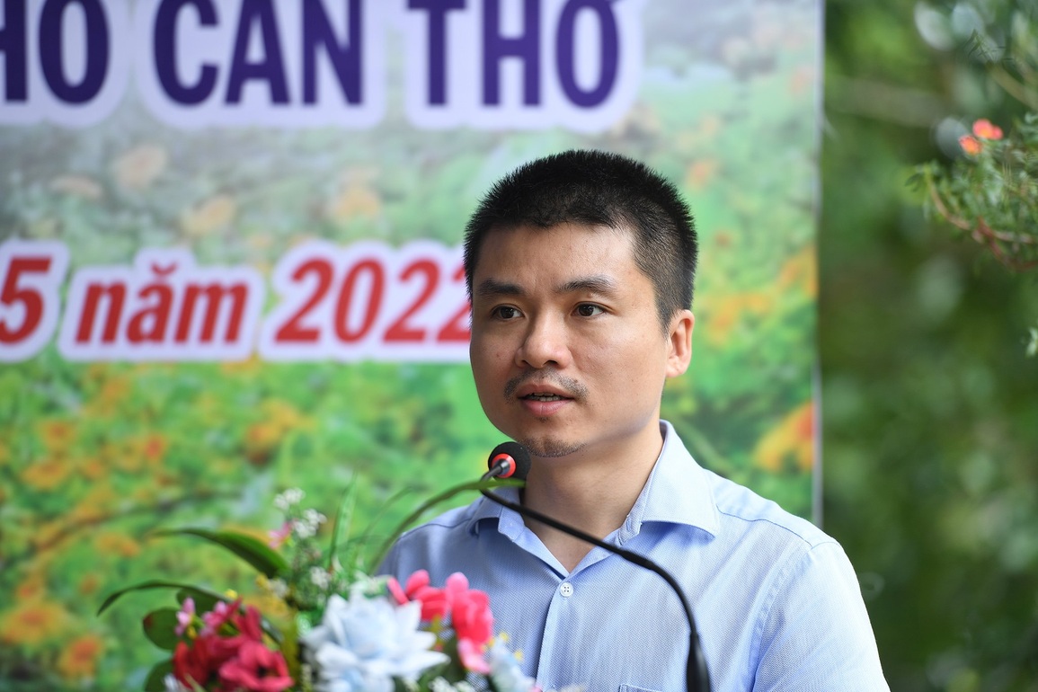 Thêm một cây cầu Dân trí đưa ánh sáng tri thức đến vùng quê miền Tây - 4 Thêm một cây cầu Dân trí đưa ánh sáng tri thức đến vùng quê miền Tây - 4