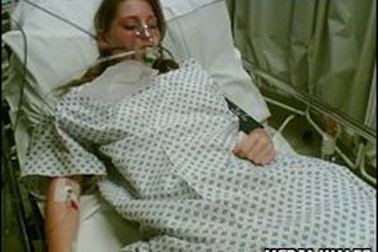 Nữ sinh 14 tuổi suýt chết vì nhuộm da