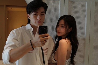 Chuyện tình hot girl Thái Lan "tán đổ" trai Việt kém 9 tuổi giờ ra sao?