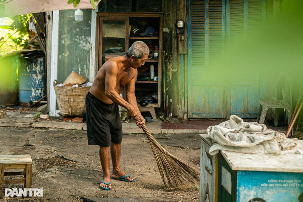 Những hộ dân cuối cùng ở nghĩa trang lớn nhất TPHCM trước quy hoạch - 2 Những hộ dân cuối cùng ở nghĩa trang lớn nhất TPHCM trước quy hoạch - 2