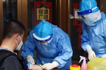 Covid-19 hoành hành tại Nga, lao động Trung Quốc tự "nhốt" mình trong nhà