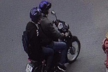 Truy tìm 2 thanh niên nghi ném chất gây nổ vào trụ sở công an phường