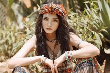 Nữ sinh trường Đại học Thương mại gây sốt bởi nét đẹp cá tính