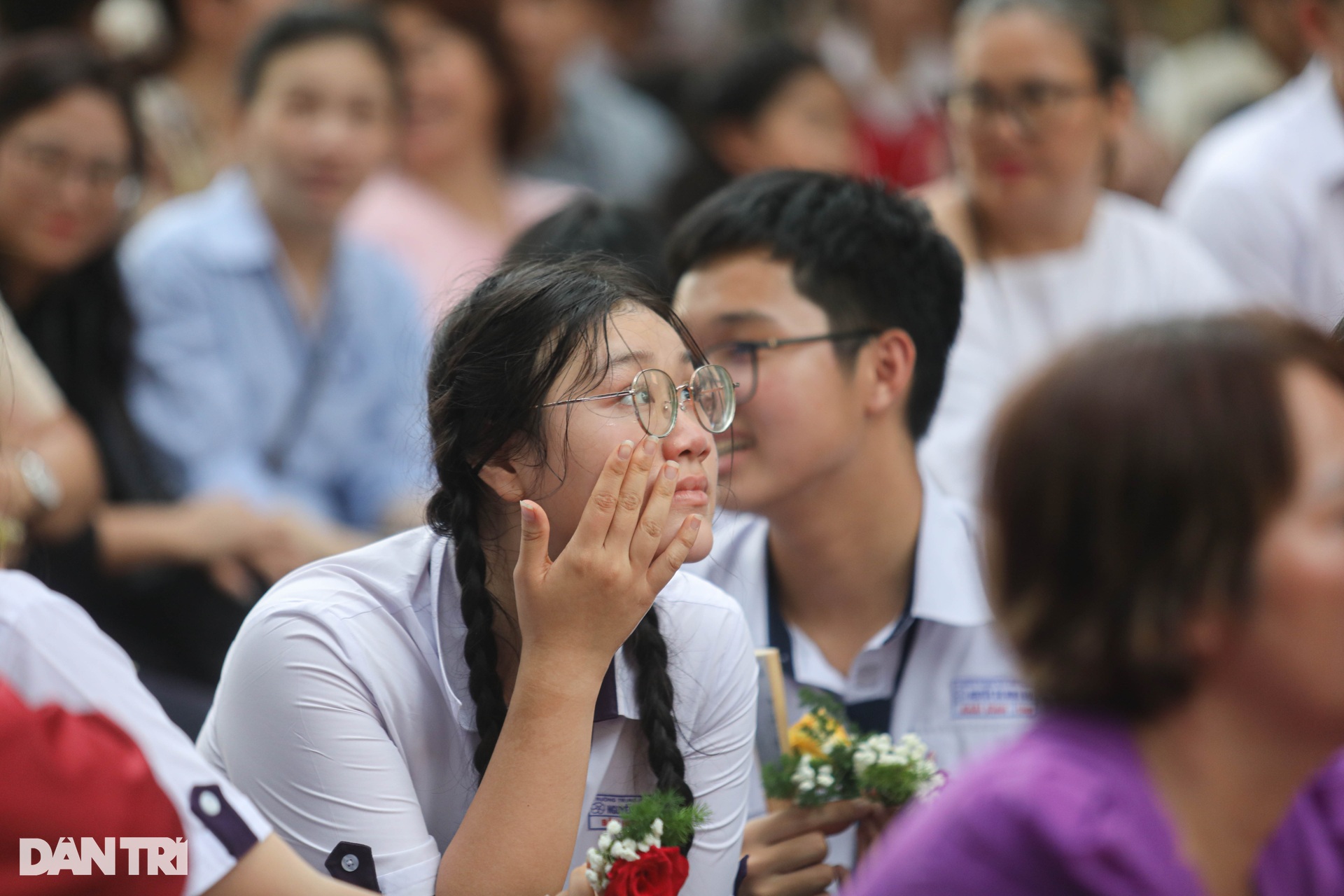 Nữ sinh TPHCM ngập tràn cảm xúc trong ngày chia tay tuổi học trò - 9