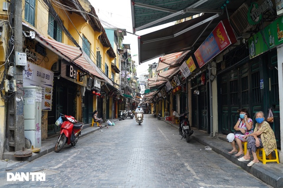 Nhìn lại 1 tháng Hà Nội nóng giữa sóng dịch Covid-19 thứ tư - 6 Nhìn lại 1 tháng Hà Nội nóng giữa sóng dịch Covid-19 thứ tư - 6