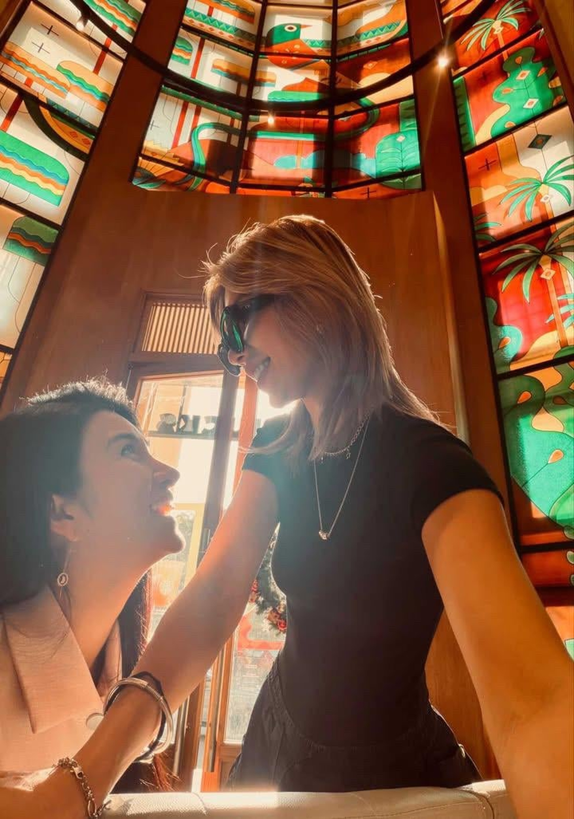 NSƯT Kim Tuyến: Mẹ đơn thân gợi cảm, nghi vấn hẹn hò chị đẹp kém 8 tuổi - 2