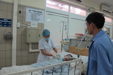 Liên tiếp các ca hôn mê, tử vong vì uống rượu trắng chứa methanol