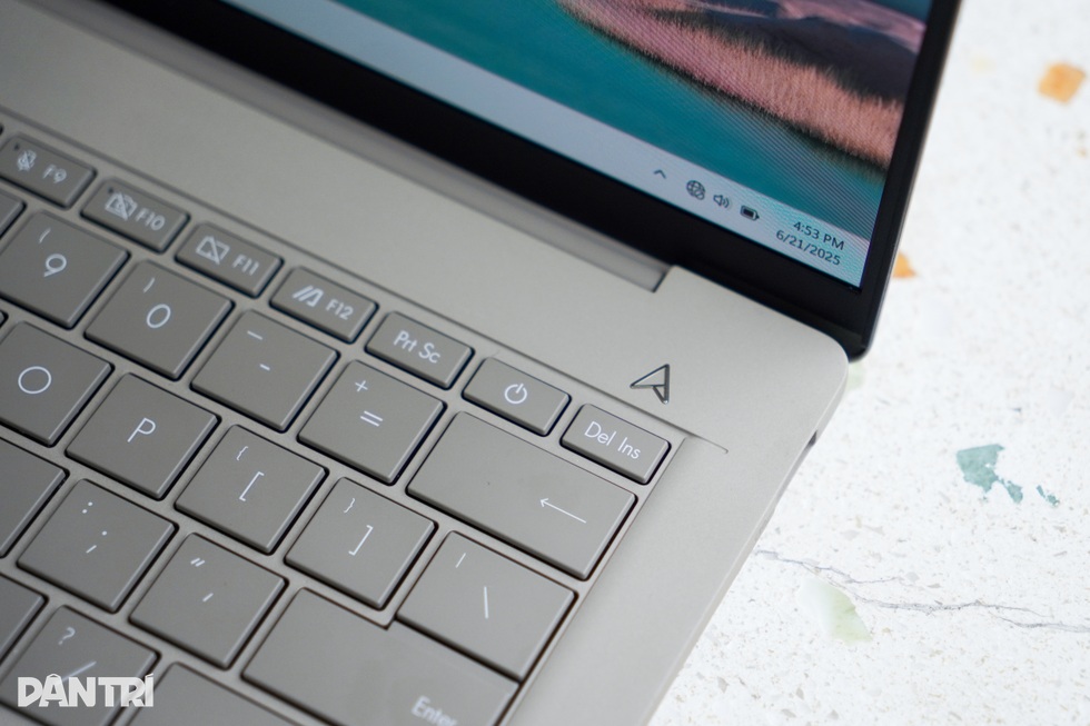 Đánh giá Asus Zenbook A14: Laptop AI chạy chip Snapdragon X sẽ dành cho ai? - 7 Đánh giá Asus Zenbook A14: Laptop AI chạy chip Snapdragon X sẽ dành cho ai? - 7