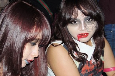 Giới trẻ Sài Thành hóa “thượng đế ma quỷ"