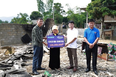 Vinamilk hỗ trợ 3 tỷ đồng cho người dân vùng lũ