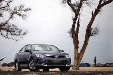 Toyota giảm giá Camry, Mitsubishi đưa Pajero Sport mới về Việt Nam