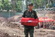 Tìm thấy thêm 17 bộ hài cốt liệt sĩ ở Công viên Lê Thị Riêng