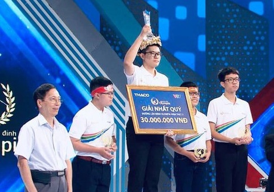 Nam sinh Quảng Ninh giành vé đầu tiên vào chơi chung kết năm Olympia 2021 - 3 Nam sinh Quảng Ninh giành vé đầu tiên vào chơi chung kết năm Olympia 2021 - 3