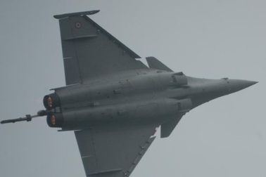 Ấn Độ chê chiến đấu cơ Pháp “quá đắt”