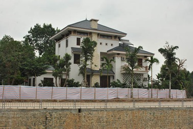 Nguyên PCT Vĩnh Phúc chiếm đất xây biệt thự: Chưa xử lý vì chưa xin được... chữ ký